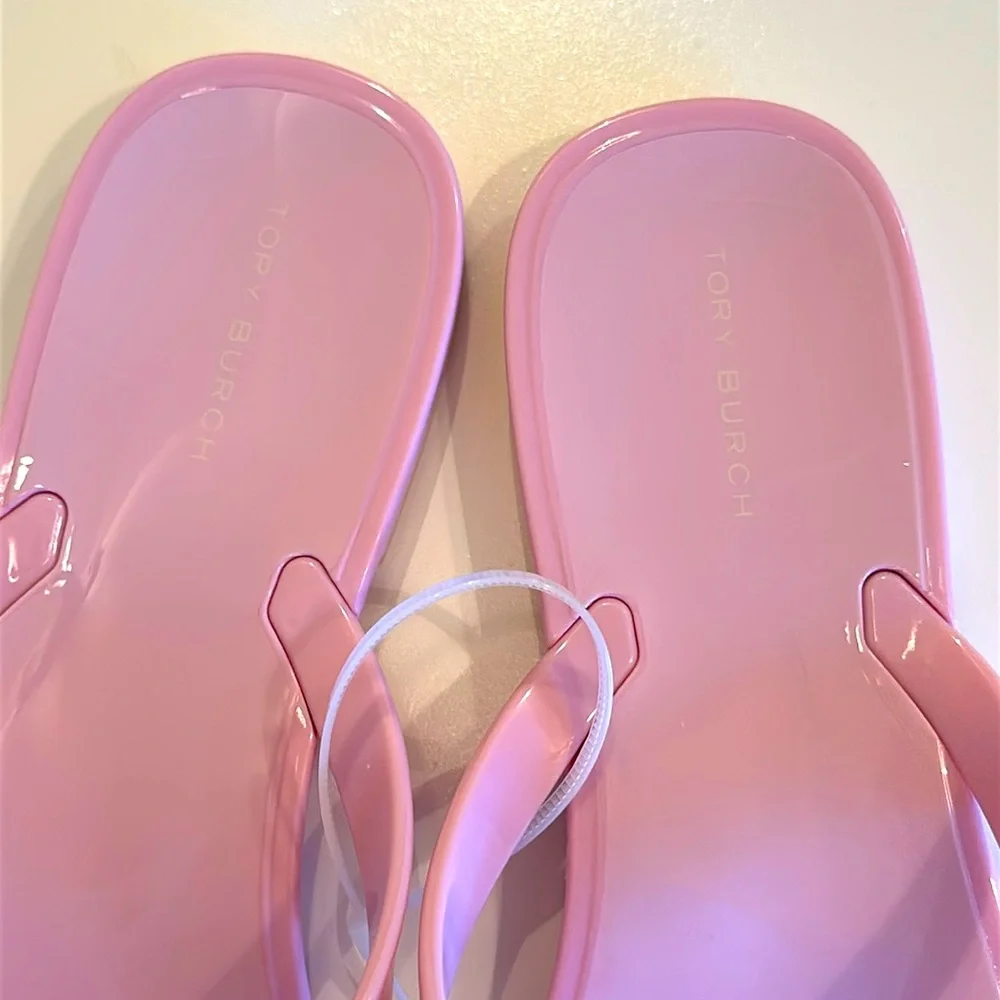 New Tory Burch Pink Sandals Minimalist Thong Design. Size 6M.